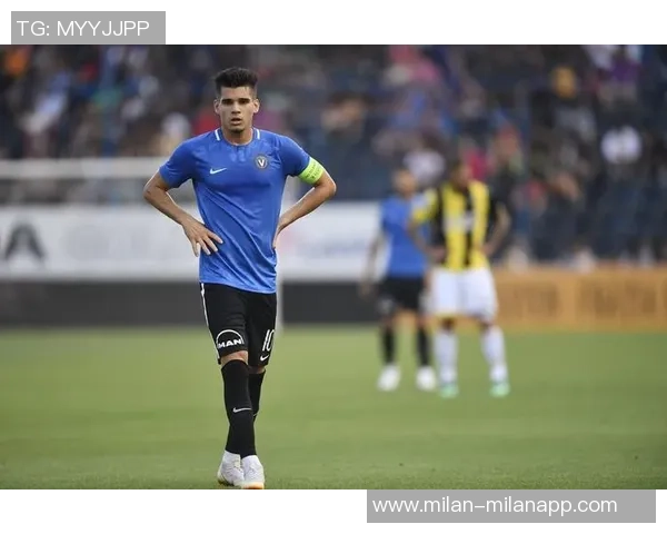 小哈吉任意球惊艳全场29年后重现父亲辉煌瞬间